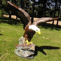 Adler Deko Raubvogel Stolzer Figur Dekofigur Gartenfigur Garten Skulptur Felsen
