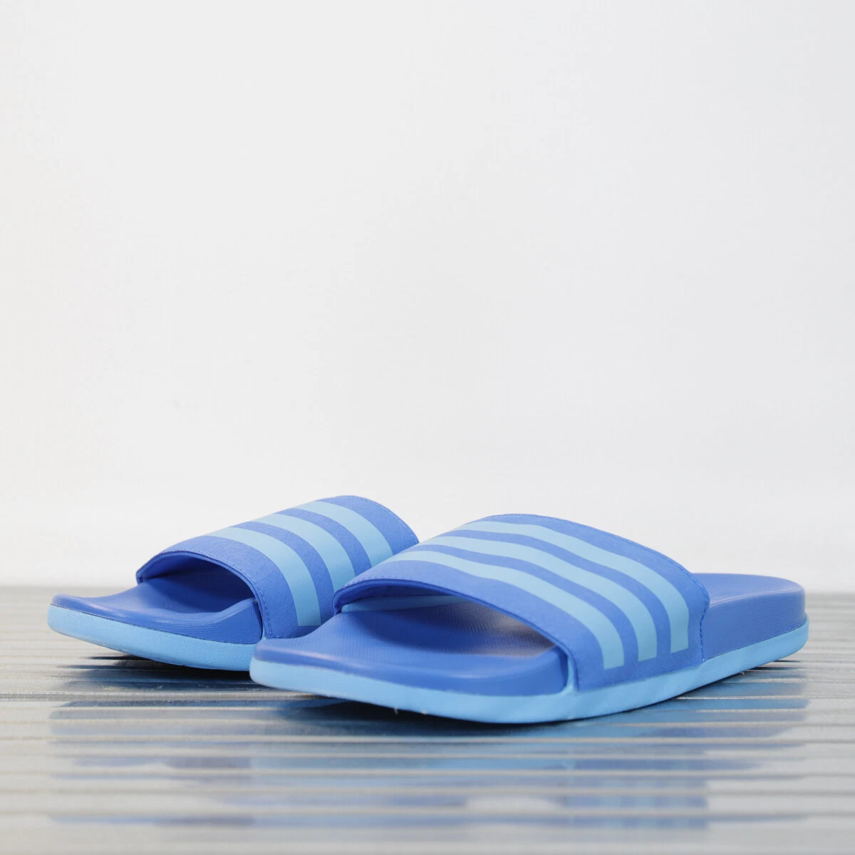 Junior adidas Originals Adilette Comfort Slides in Blue Rush