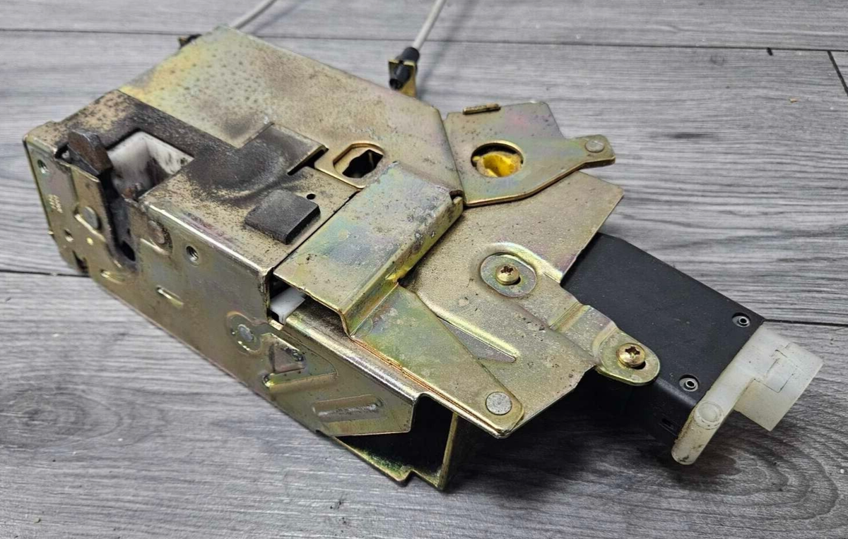 GENUINE FORD TRANSIT MK6 PASSENGER LEFT SIDE DOOR LOCK YC15