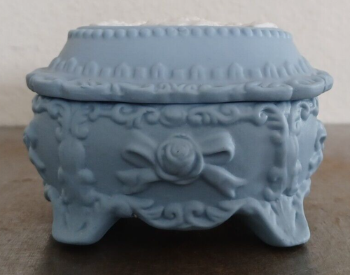 Portagioie con piedini cammeo in ceramica blu e bianca 3,77"x3" - Foto 5 di 18