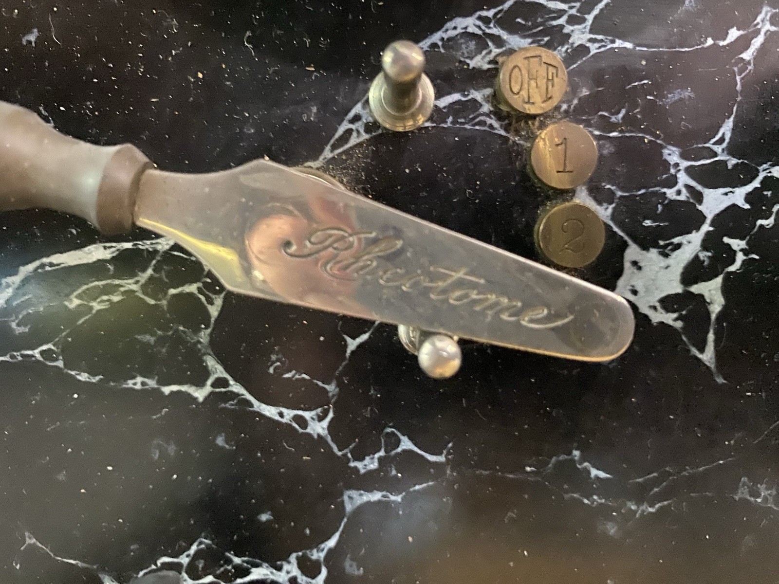 Antique Victor shock therapy device  Very good condition. As is untested.