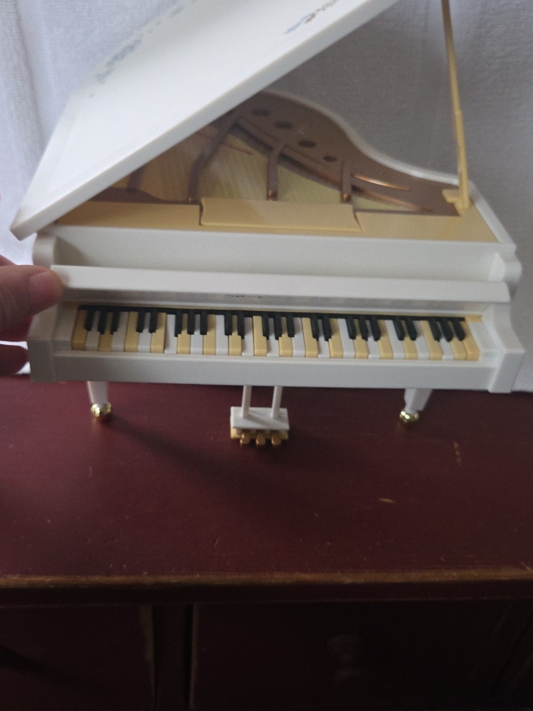 Vintage MAGICAL CHRISTMAS PIANO Plays 12 Christmas Songs 2005