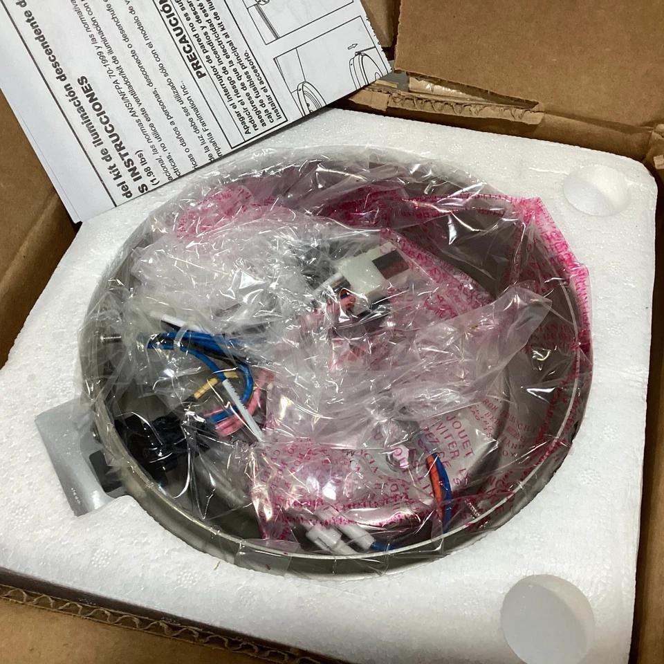 Fanimation Zonix 220V Kit de luces LED individuales para ventilador de techo exterior solamente - níquel - Imagen 2 de 4