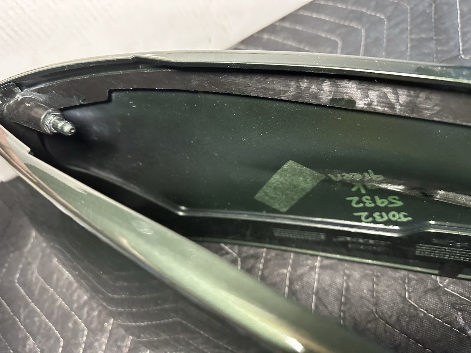 McLaren Senna Front Lower Bumper Air Guide ( 15AC15CP )