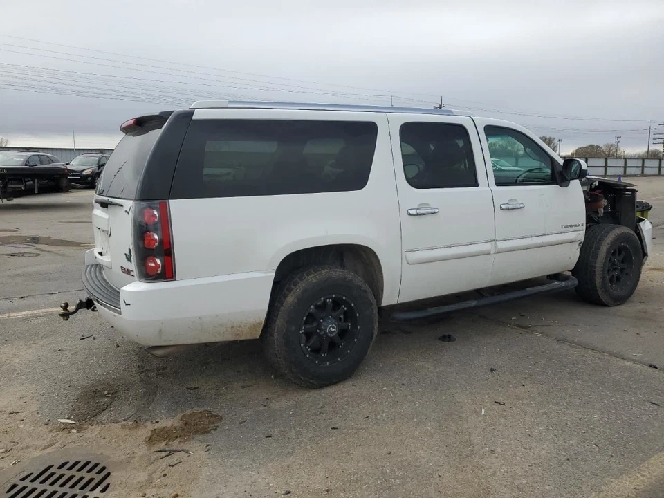 OEM GMC Yukon XL 2008 Rear View Mirror 1365466 - Image 4 of 4