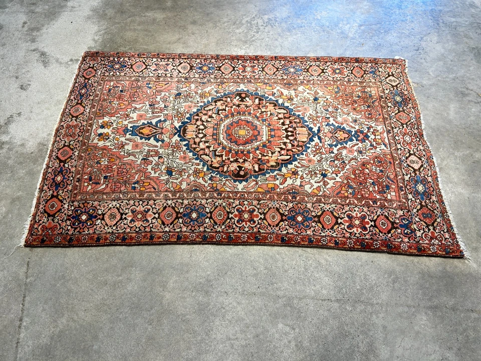 3'3"x5' Antique Hand-Knotted 100% Wool Pile Sarouke Farahan Rug - Image 2 of 4