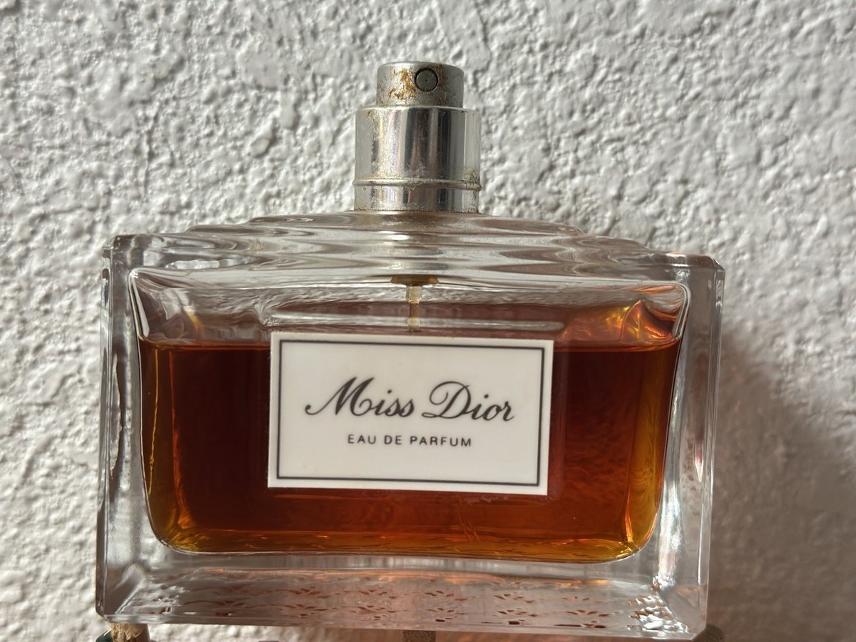 Miss Dior Eau de Parfum 【 ほぼ未使用品 】50ml Miss Dior Eau de Parfum 1.7oz-50mL Discontinued OLDER FORMULATION