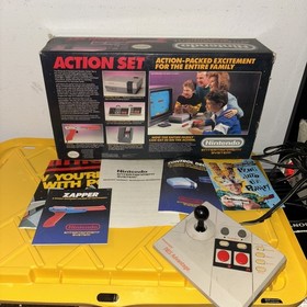 Nintendo NES Juego de Acci&oacute;n Completo en Caja con 8 JUEGOS! y ventaja NES 