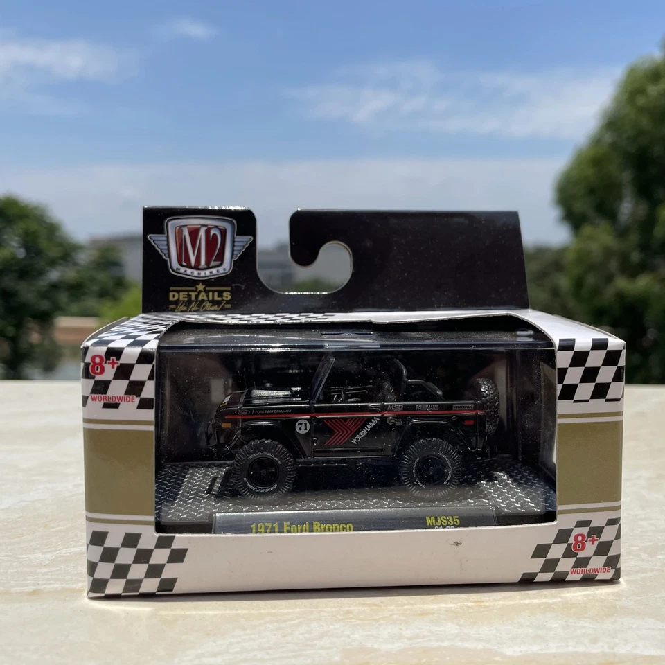 1971 Ford Bronco 1:64 Black Alloy Diecast Model Truck 4x4 Vintage - Image 2 of 4