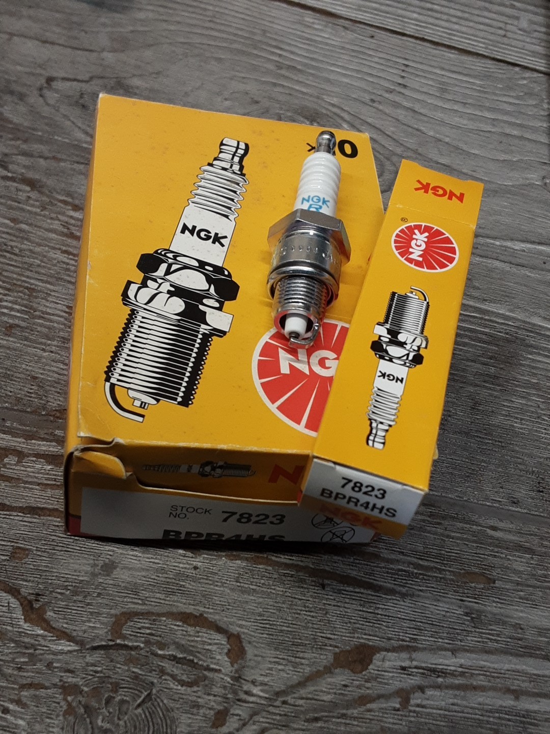 NGK SPARK PLUG NEW 7823 BPR4HS RACING BOX OF 7 MOTOR SPORTS POWER SHIPS FREE