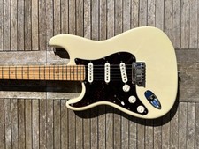 Fender American Deluxe Stratocaster 2001 – Left Handed – Mid-Boost and Noiseless