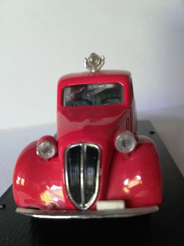 BRUMM Fiat 1100 modellino pubblicitario VIGILI DEL FUOCO sc. 1:43 - Immagine 3 di 4