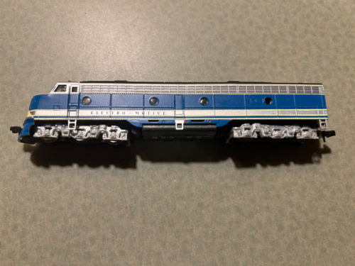 Locomotive diesel Life Like7165 échelle N EMD DEMO E8 neuve/testée - Photo 1 sur 6