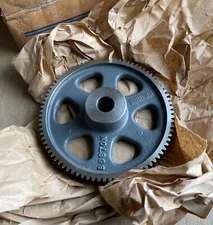 BOSTON GEAR YD84 10610 C.I. SPUR GEAR NEW
