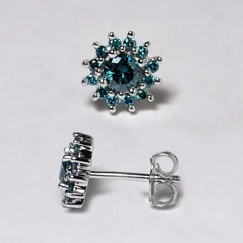 Aretes de diamantes azules reales para mujer de plata de ley 925 con racimo de flores Foto 3 de 3