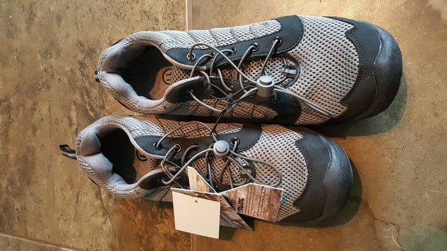 mens water shoes size 11