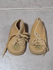 VINTAGE 1950s ERA YELLOW CORDUROY BABY SHOES PAIR 4 INCHES WITH LACES CHILDREN