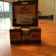 Tiger Balm Ultra Strength Pain Relieving Ointment 18gm