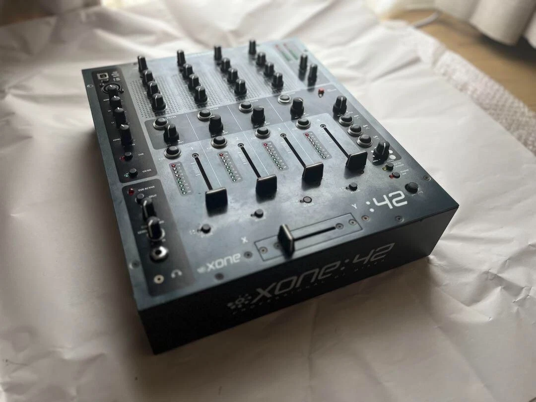 Allen & Heath XONE: 42 4-Channel Club/DJ Mixer equipment from