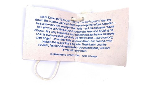 Enesco COUNTRY COUSINS Katie and Scooter Playing Soccer Set E-8272 with Box - Picture 2 of 11