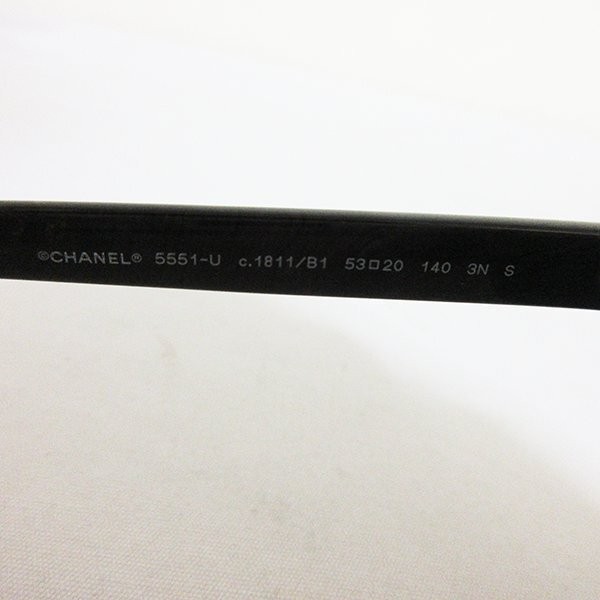 Excellent condition CHANEL Rectangle Shape Sungla… - image 10