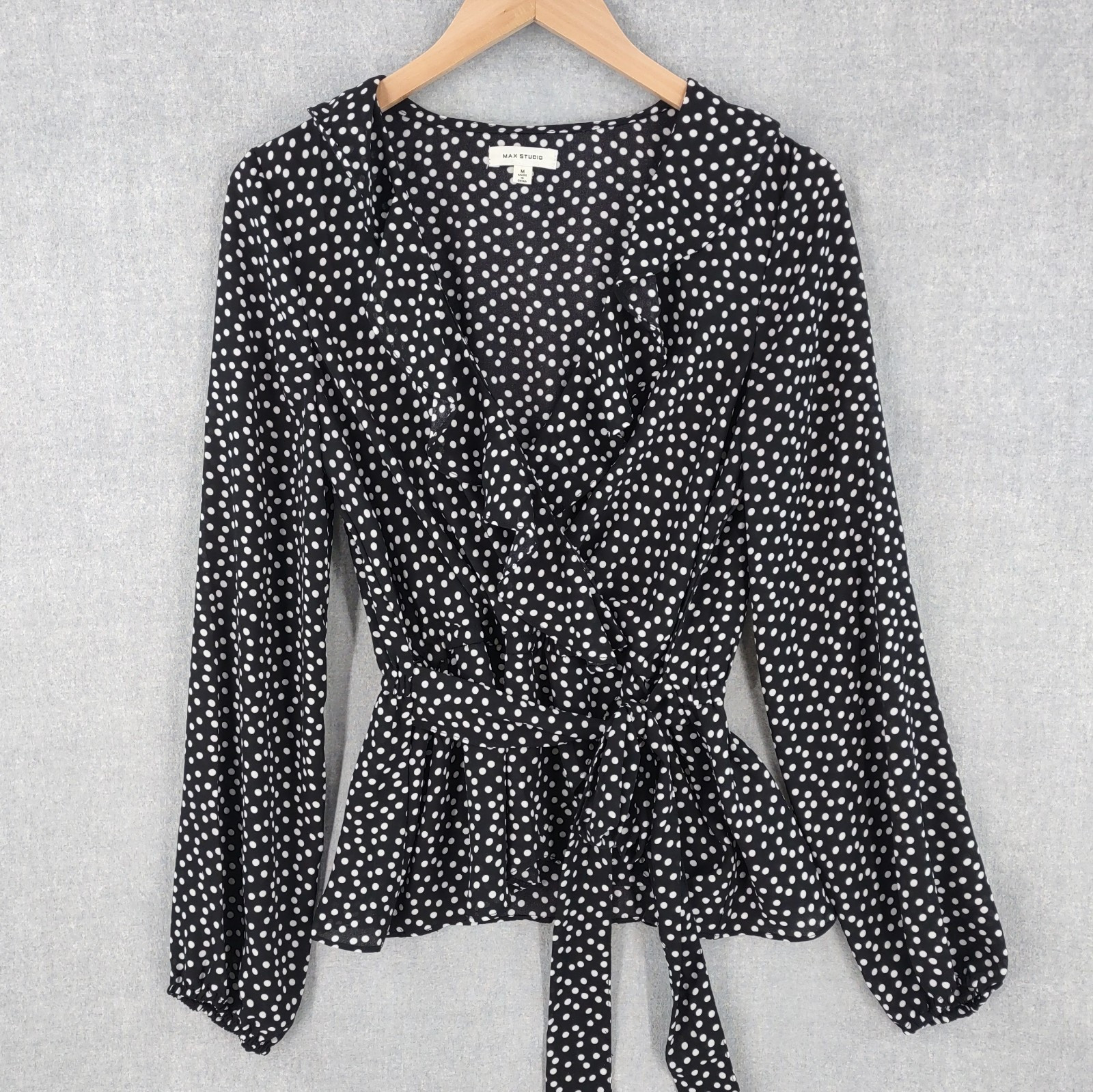 Max Studio Top Womens Medium Black Dot Tie Wrap Ruffle Flirty V-neck Long Sleeve