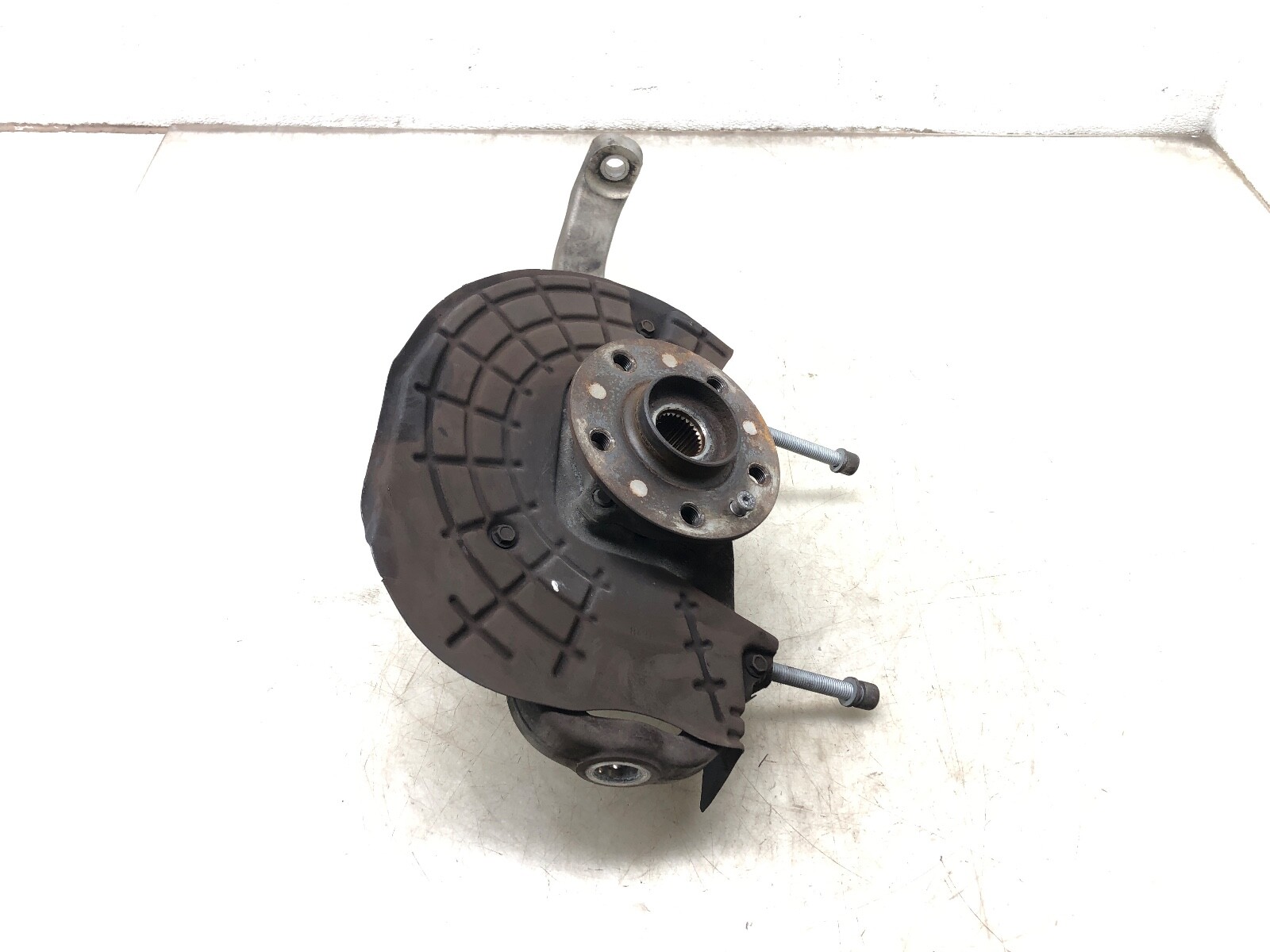 2014-2020 MASERATI QUATTROPORTE RIGHT PASS FRONT SPINDLE KNUCKLE W/ HUB OEM.