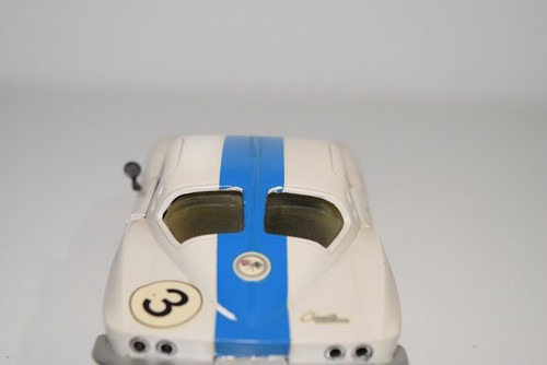B14 1:24 REVELL CHEVROLET CORVETTE STINGRAY RALLY EXCELLENT CONDITION - Imagen 7 de 9