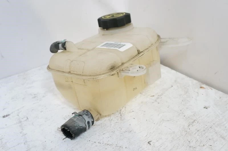 Chevrolet Trax 2015 botella de depósito de refrigerante de radiador 95269001 fabricante de equipos originales Foto 2 de 4