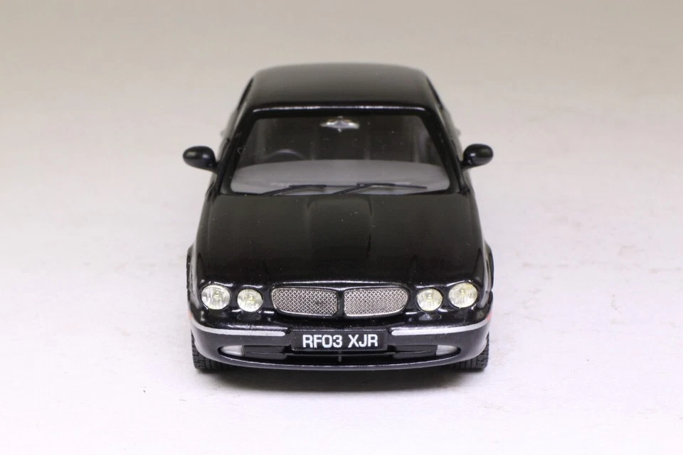 JAGUAR XJR EBONY VANGUARDS VA09103 1/43 GREAT BRITAIN NEW CORGI RHD X308 1997 - Photo 2/4