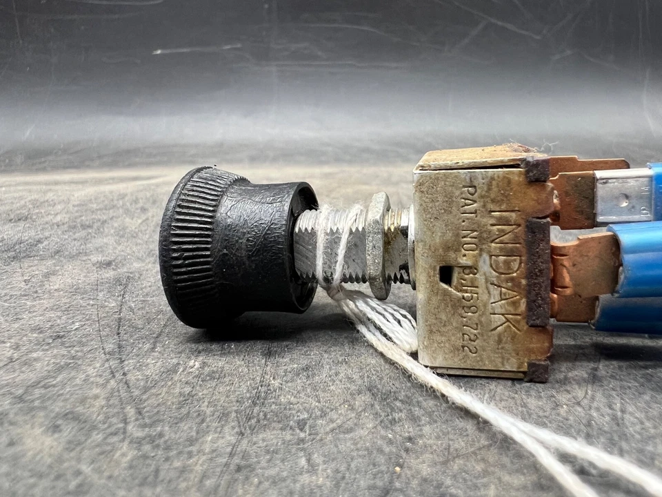 1993-1995 Chevrolet G10 G20 G30 OE Fan Speed AC Switch Knob Pigtail Wire Harness - Image 3 of 4