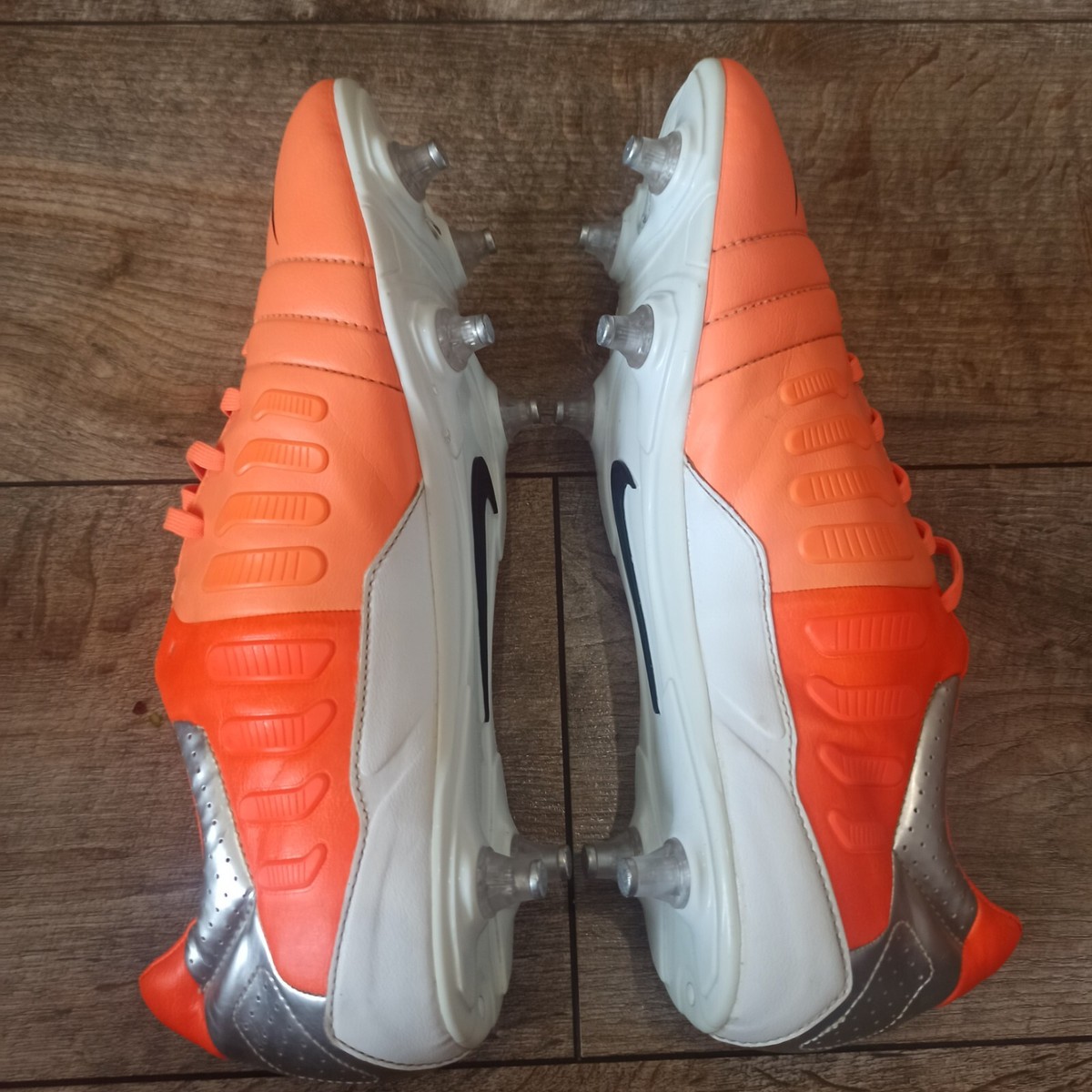 【新品・未使用】Nike CTR 360スパイク【オレンジ】収納バッグ付き 新品・未使用】Nike CTR 360スパイク【オレンジ】収納バッグ付き