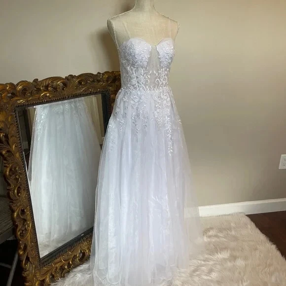 JJs House Wedding Dress White Ladies size 4 eBay