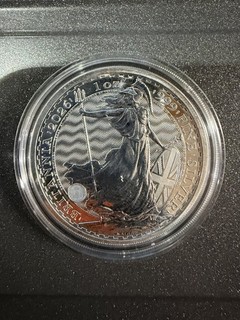 Moneda bullion redonda Britannia de plata fina 2026 1 oz .999 KC III