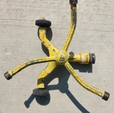 VTG NELSON  Poppy rotating Lawn Sprinkler Metal 3 Arm Yellow W/Wheels/Fitting