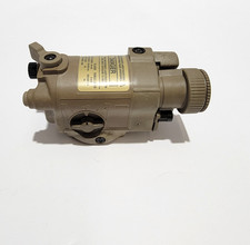 米軍実物 Insight Technology PEQ RMT-400-A8 米軍実物 Insight Technology PEQ RMT-400-A8 レール マウント