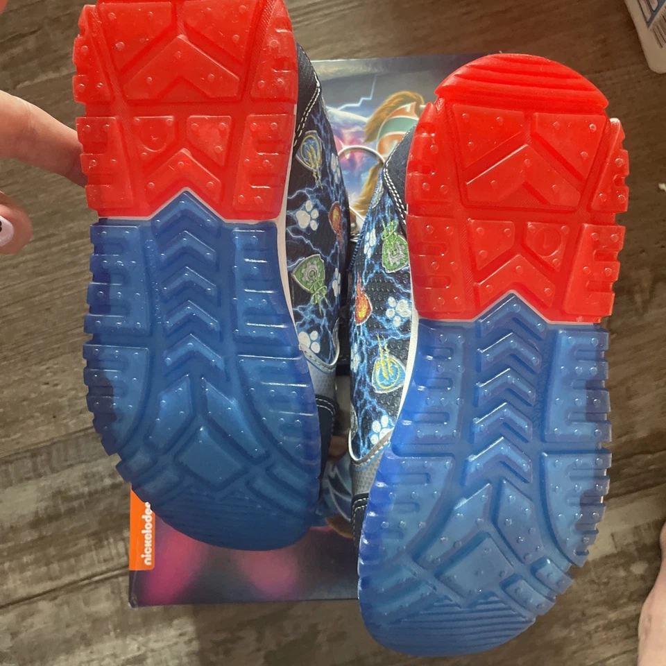 Nickelodeon Paw Patrol 运动鞋 学步儿童 运动鞋 尺码 13 LIGHT UP 全新 — 第 4/4 张图片