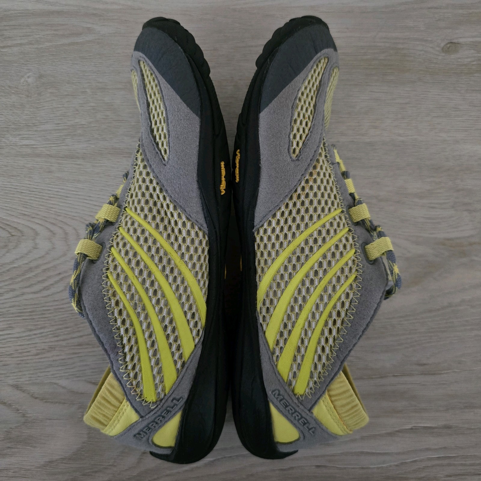 Merrell Donna Pace Glove Scarpe da Corsa Acacia Piedi Nudi Suola Vibram Giallo Grigio 7