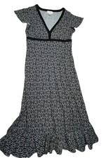 Women's  LOFT Dress Sz 4 black and white geometric Print Maxi, hemline ruffle