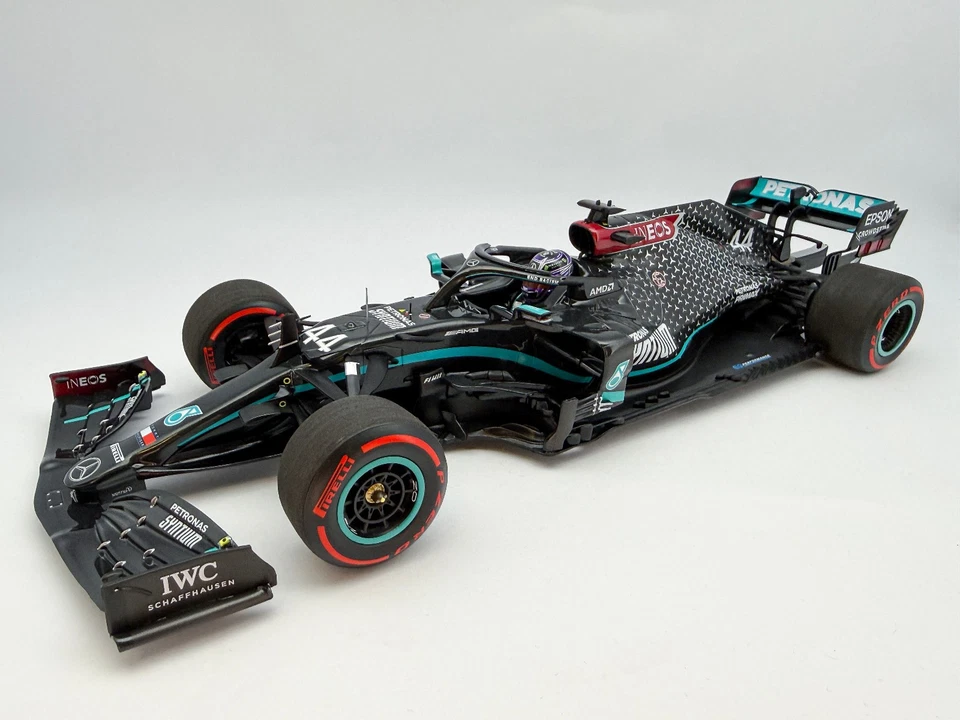 2020 Hamilton Mercedes W11 (Tuscan GP) 1:18 Minichamps 110200944 - Immagine 2 di 4