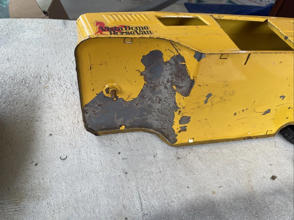 ERTL Co. de colección Remolque para camión de juguete de acero prensado (153/4") ‐ "Vista Dome Horse Van" Foto 2 de 4