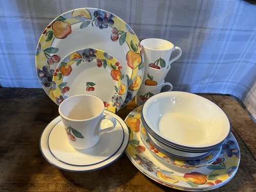 20 Piece CORELLE FRUIT BASKET DISHES SET - Service For 4