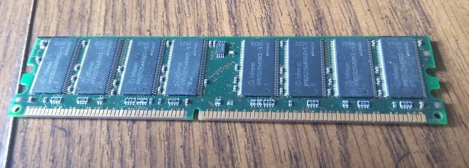 Infineon PC-3200 512 MB DIMM 400 MHz DDR SDRAM Memory (HYS64D64320HU-5-C) - Image 2 of 4