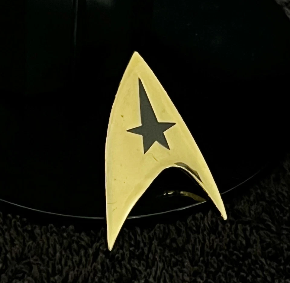 PHASER • COMUNICADOR • PIN DE COMANDO • STAR TREK TOS • PLAYMATES & DIAMOND SELECT Foto 2 de 4