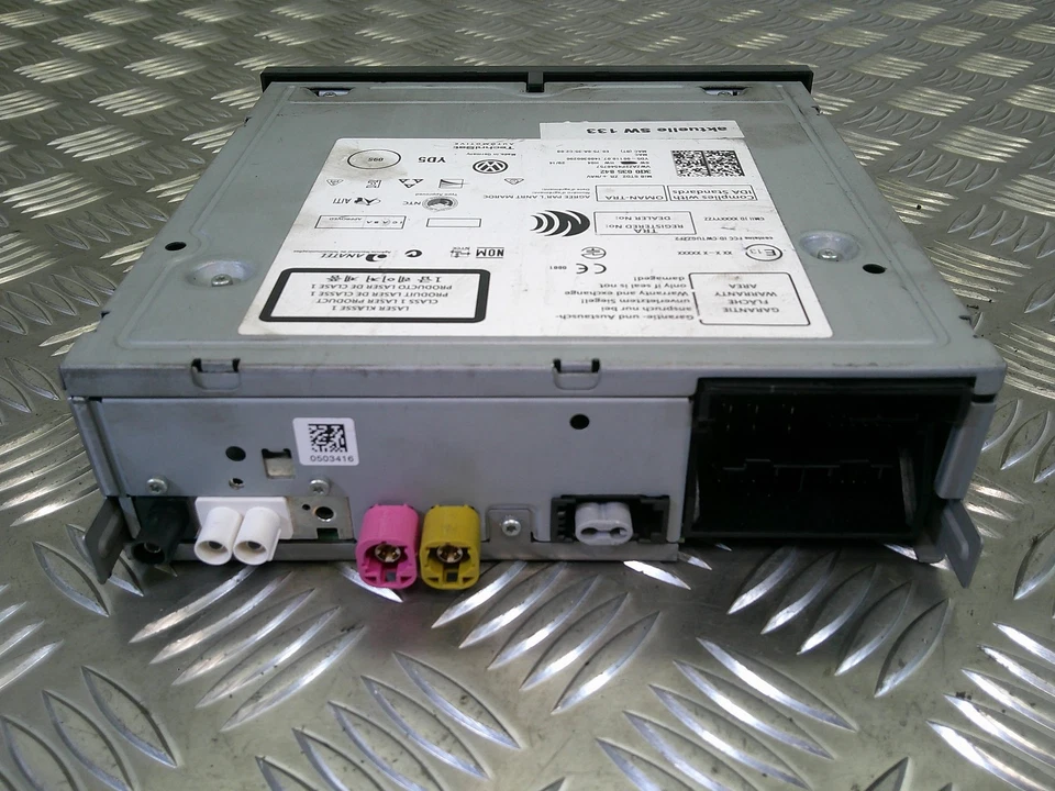 VOLKSWAGEN POLO SE CD PLAYER AND MULTIMEDIA HEAD UNIT 3Q0035842 2014-2017 - Image 4 of 4