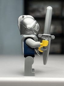 LEGO Minifigure Castle cas419 Fantasy Era Crown Knight Scale Mail Armor 7097