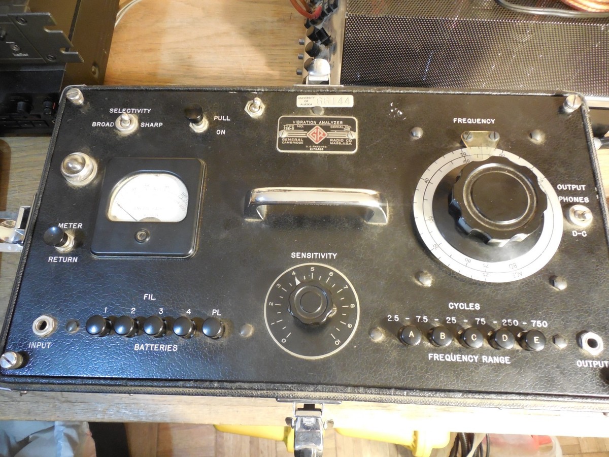 Clean GATES RADIO 762-B Vibration Analyzer in Case - only one on Ebay - RARE Clean GATES RADIO 762-B Vibration Analyzer in Case - only one on Ebay - RARE