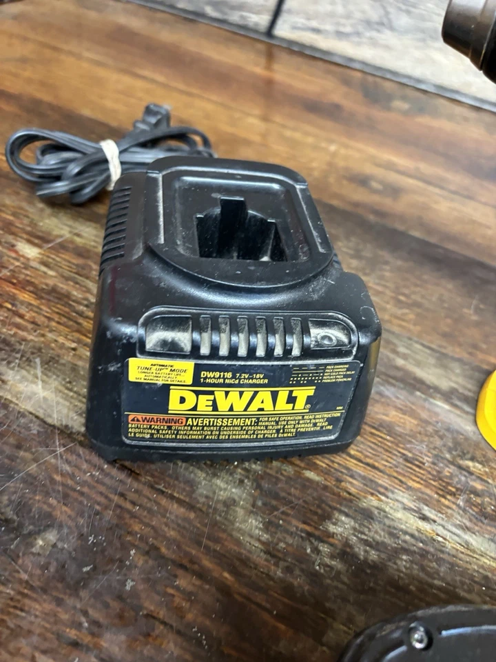 DEWALT DC725 18V HAMMER DRILL WITH BATTERY AND CHARGER - Image 3 of 4