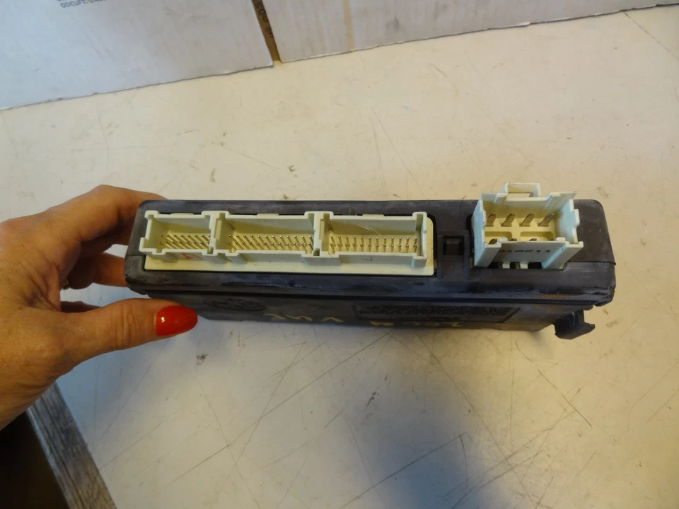 Used Body Control Module fits: 2004 Saturn Vue Body Control BCM center dash Grad Foto 3 de 4