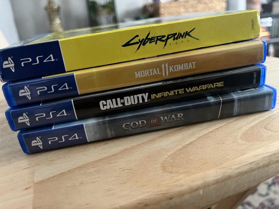 Lote de juegos PS4 - Cyberpunk, God of War, MK11, Call of Duty Foto 4 de 4